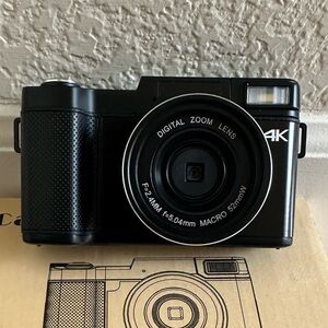 48MP Vlogging & Digital Camera w/32GB memory card